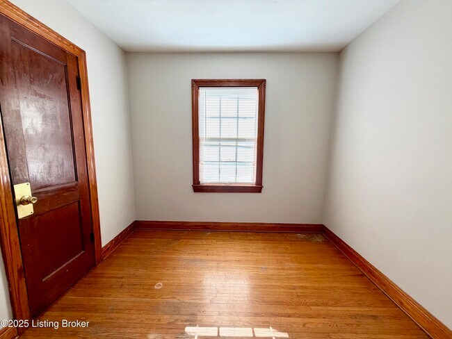 Building Photo - 1106 Oleanda Ave