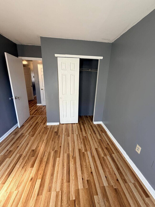 Building Photo - 392 Montauk Ave.