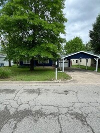 Building Photo - 3 bedroom/2 bath house