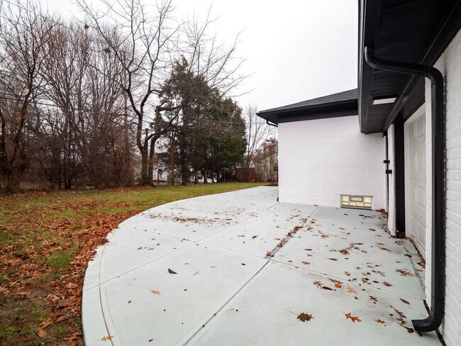 Building Photo - 4155 Ascot Ln