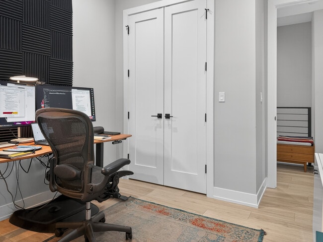 Building Photo - 2451 N Albany Ave