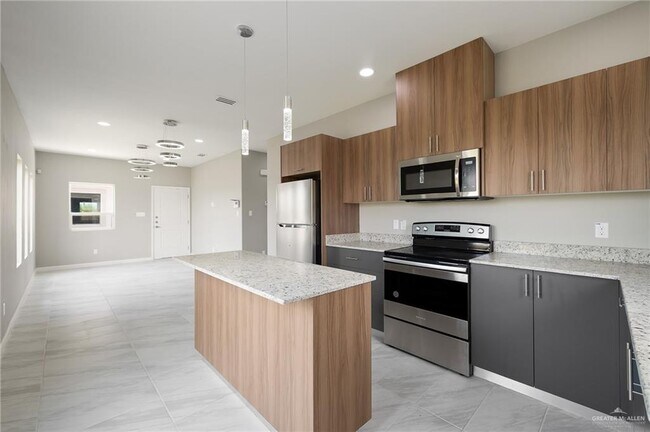 Building Photo - 29 Las Vistas Ln