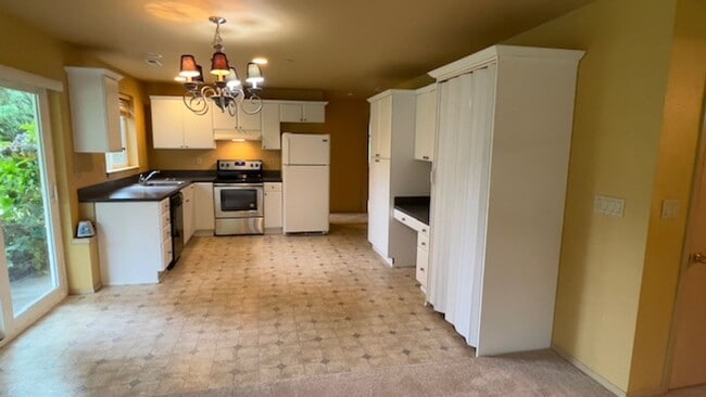Building Photo - Beautiful 2 Bed 1 Bath MIL Unit near Cedar Grove, Issaquah
