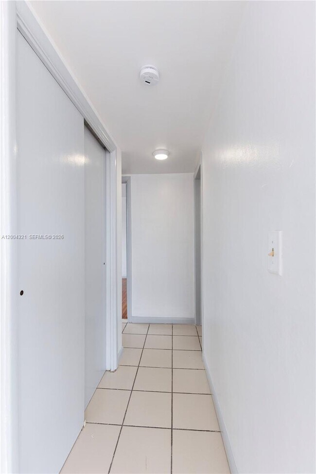 Building Photo - 1255 Marseille Dr