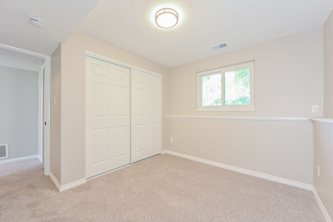 Building Photo - "Charming 4-Bedroom Home with 2 Full Baths...