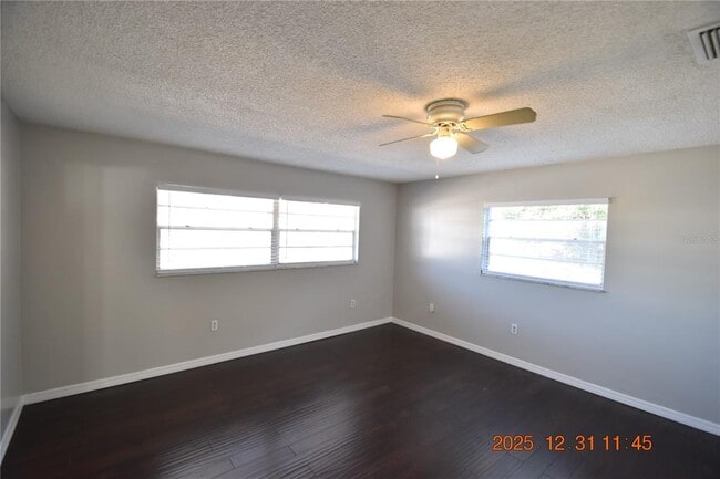 Building Photo - 1134 SE 2nd St