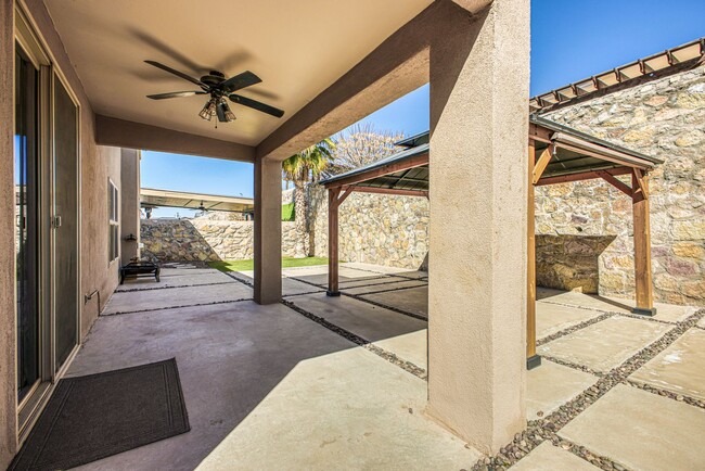 Building Photo - Eastside Beautiful 3 bed/2 baths for RENT