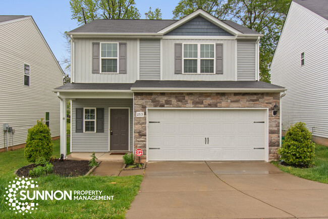 Primary Photo - 3 Bed/2.5 Bath Home Close to Mountain Isla...