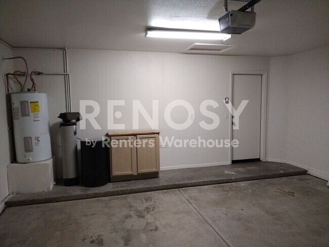 Building Photo - Self-Tour with Rently! Beautiful 3BR + Den Home in Parkwood Ranch!