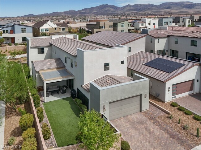 Building Photo - 2658 Catania St