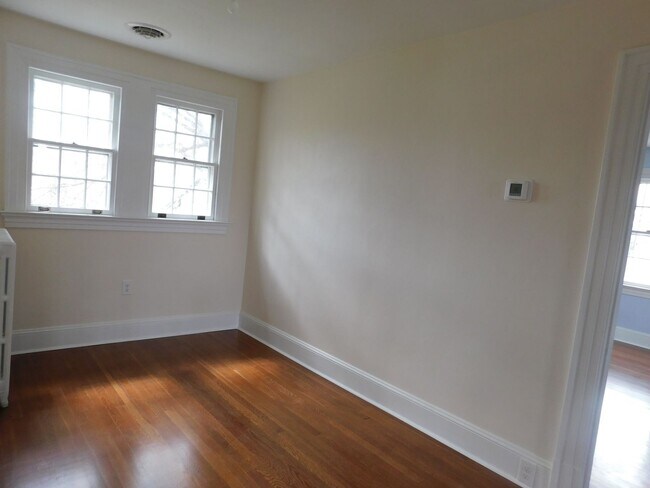Building Photo - Fantastic mix of charm and updates!