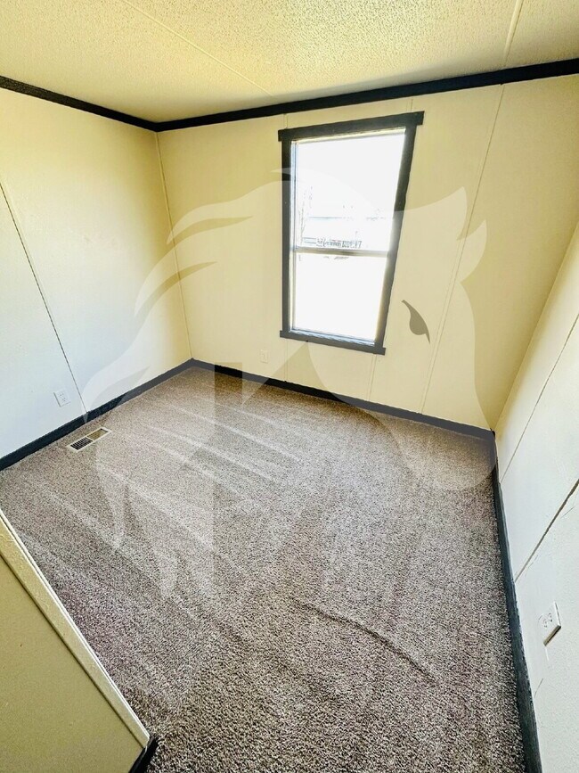 Building Photo - 3 Bedroom in great community in Woodward!