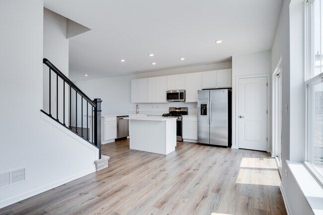 Building Photo - 25750 W Yorkshire Dr