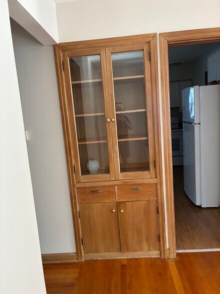 Built-in hutch - 4306 N Stowell Ave
