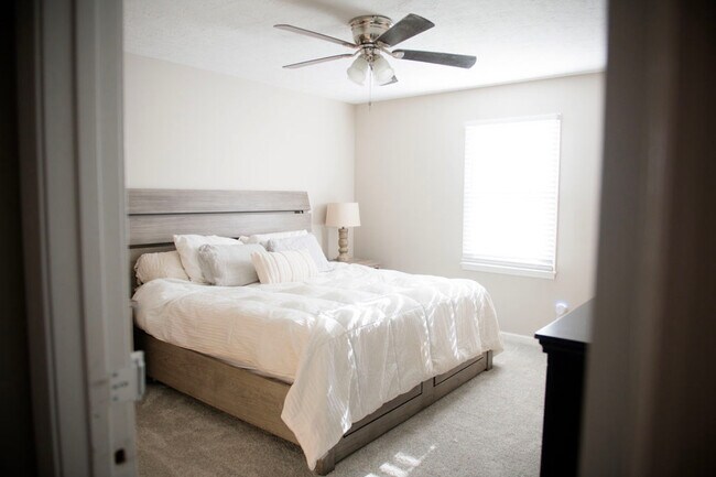 Building Photo - 1003 Ravenwood Dr