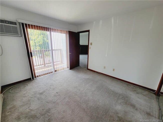 Building Photo - 96 Valley Dr