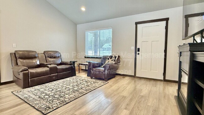 Building Photo - 31015 N Alice Ct