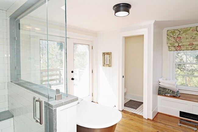 Building Photo - Beautifully Restored Ivy Residence, Fully Furnished with Utilities Included