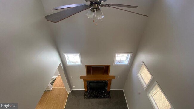 Building Photo - 7642 Bluff Point Ln