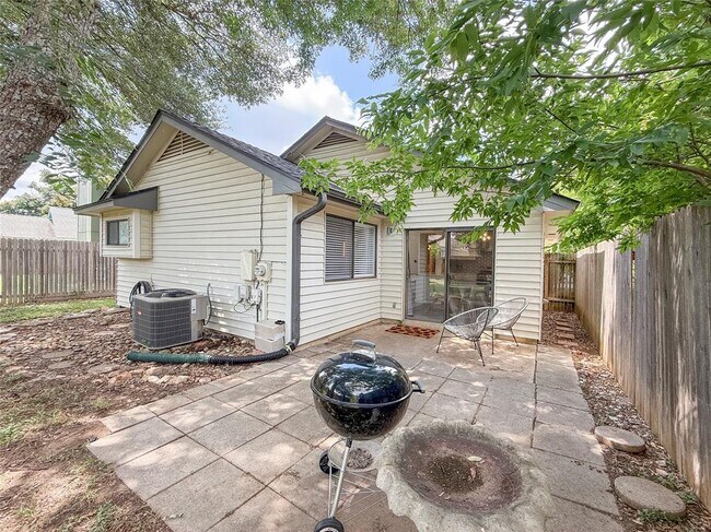 Building Photo - 14527 Donald Dr