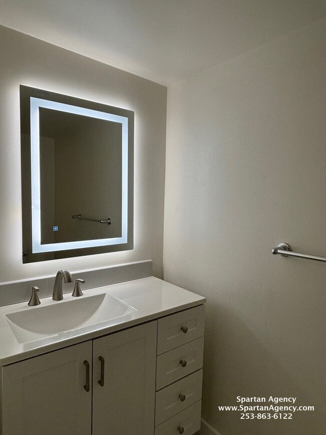 Building Photo - 2405 S Meridian