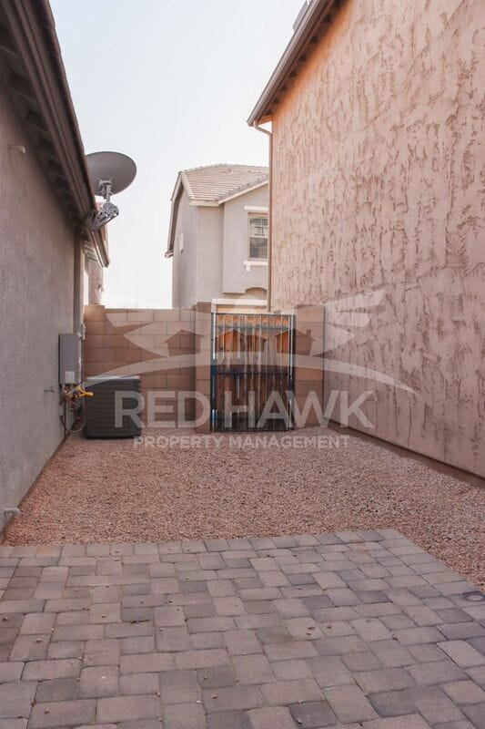 Building Photo - 250 N Sandal