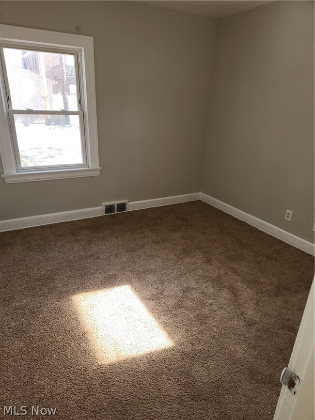 Building Photo - 1483 Genesee Rd