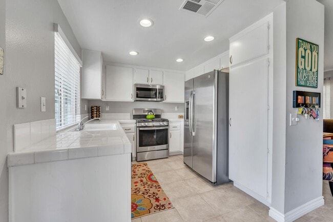 Building Photo - 2815 Minford St