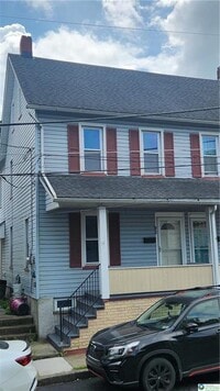 Building Photo - 28 E Walnut St