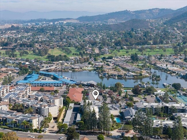 Building Photo - 1560 Circa Del Lago