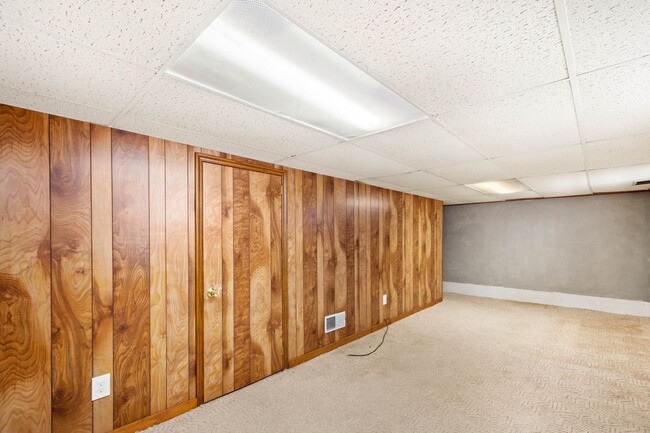 Building Photo - Recently Renovated Home in Coraopolis