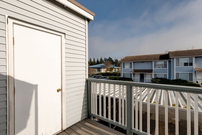 Building Photo - 2 Bedroom/2 Bath in Courtyard Condos