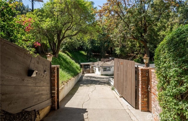 Building Photo - 3791 Multiview Dr