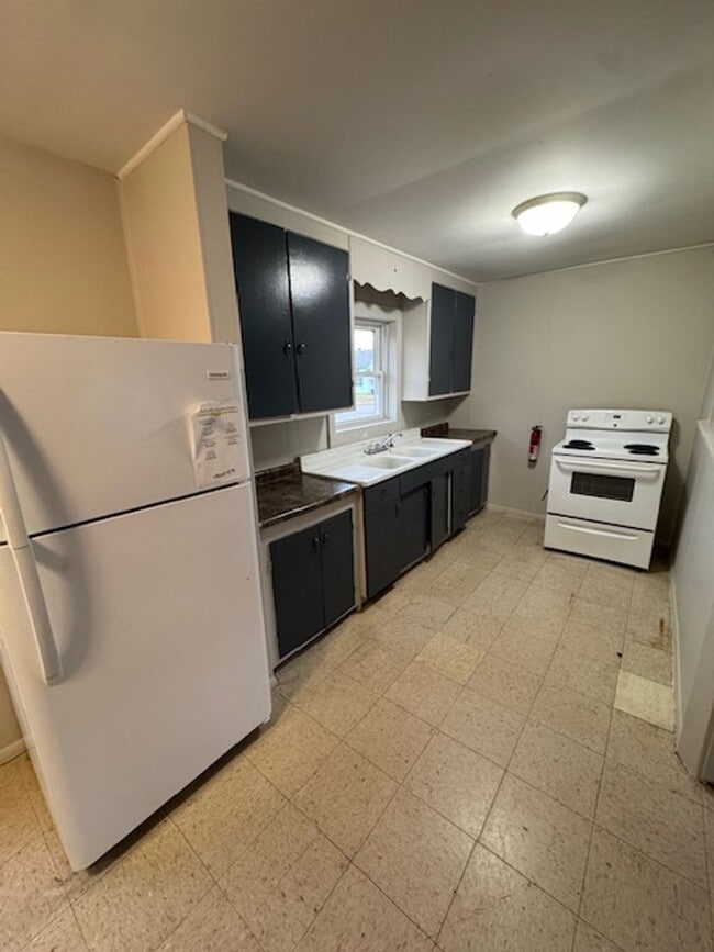 Building Photo - 1408 Eckart St