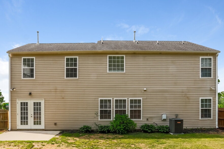 Building Photo - 1304 Ivey Pointe Dr SE