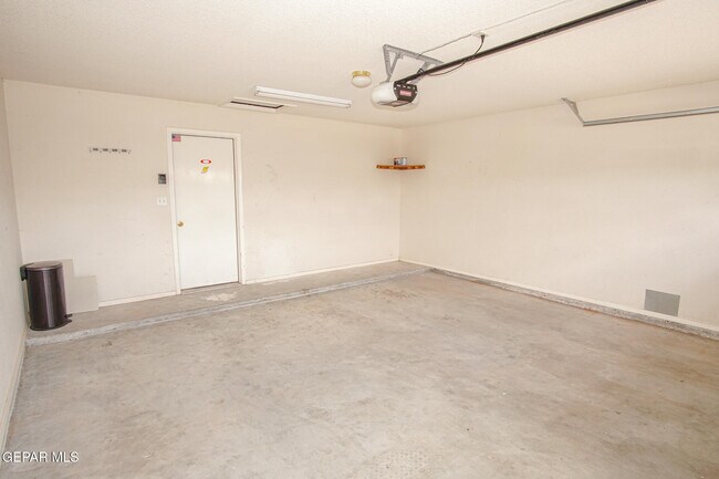 Building Photo - 4020 Tierra Inez Pl