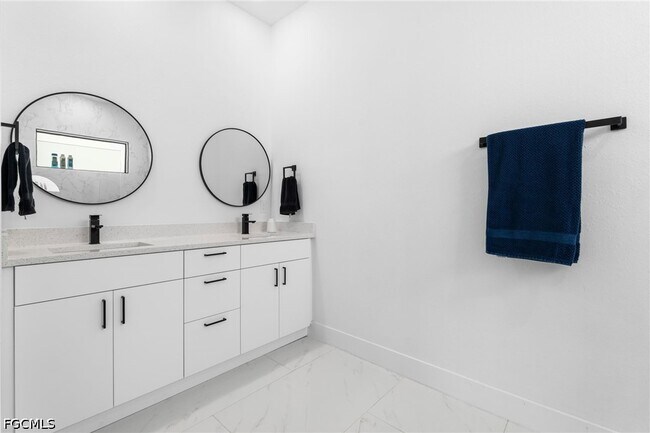 Building Photo - 2608 25th St W