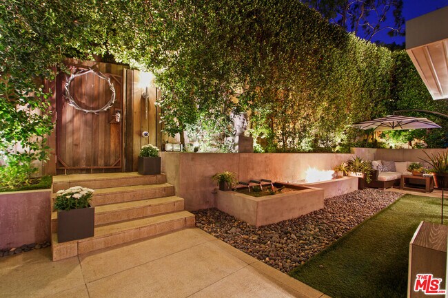 Building Photo - 9416 Beverlycrest Dr