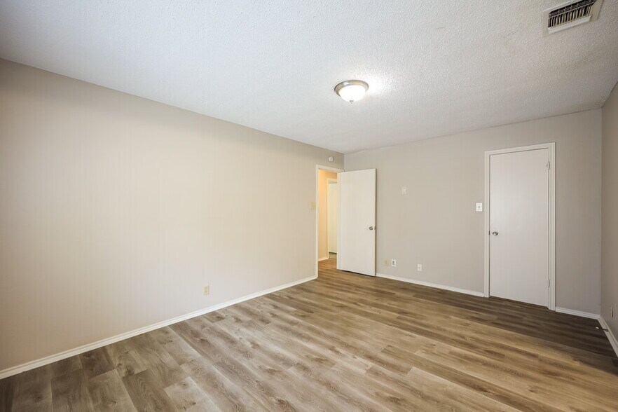 Building Photo - 6303 Crab Orchard