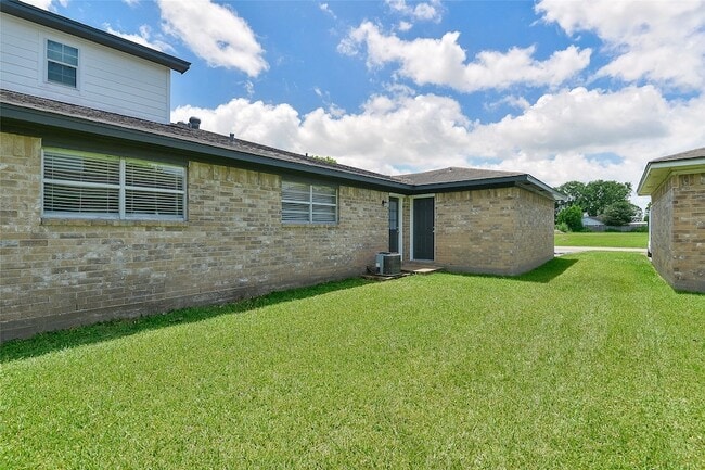 Building Photo - 4512 Avenue L