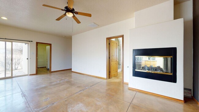 Building Photo - 6411 Consuelo Point St NE