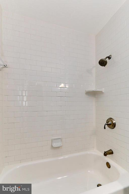 Building Photo - 9630 Sutton Green Ct