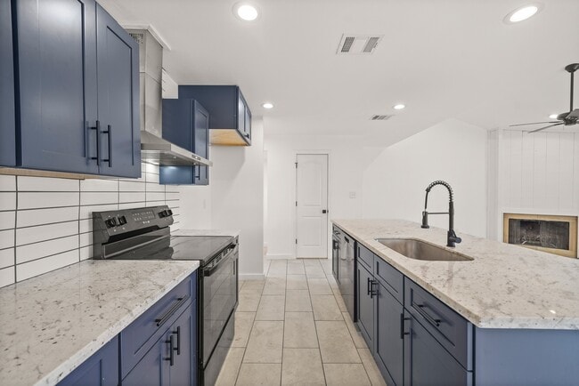 Building Photo - 4428 Stanford Ct