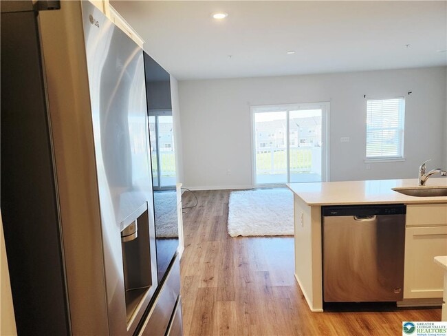 Building Photo - 7699 Clayton Ave