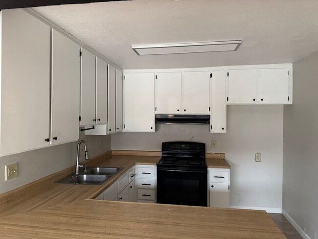 Building Photo - 4014-4016 Tresler Avenue