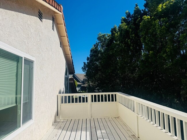 Building Photo - Beautifully Remodeled Lang Ranch Home – Steps from Top-Rated School