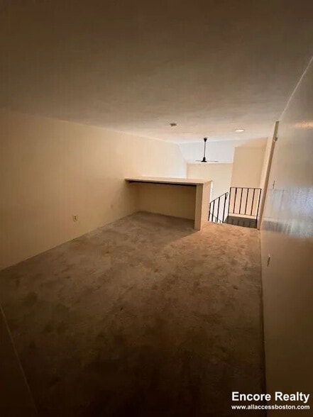 Building Photo - 382 Dorchester St