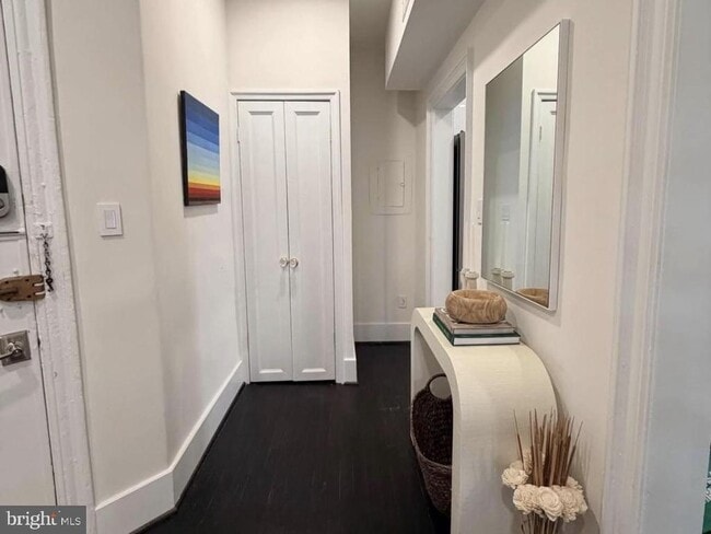 Building Photo - 1332 15th St NW