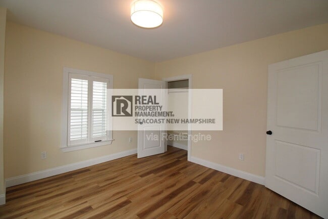 Building Photo - 33 Columbia St