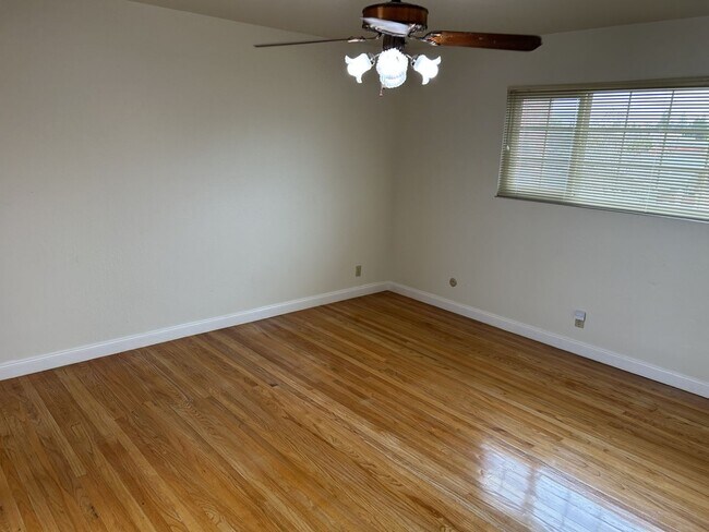 Building Photo - Beautiful 4 Bedroom, 3 Bath Home